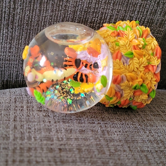 Seasonal Disney Tigger Winnie The Pooh Mini Snow Globes - Picture 5 of 10